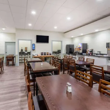 Ramada by Wyndham Hinton