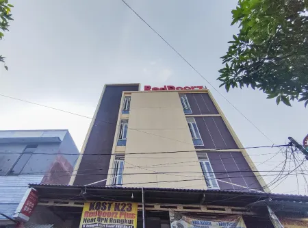 RedDoorz at K23 Rungkut Madya