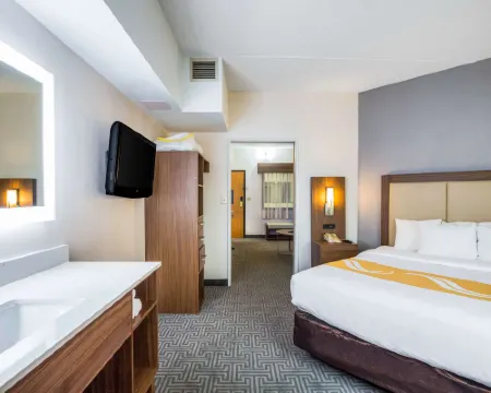 Quality Suites Hoteles en Waverly