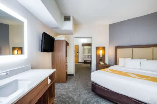 Quality Suites Hotels in 