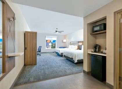 Holiday Inn Express & Suites North Dallas at Preston