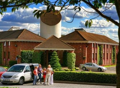Damon’s Hotel