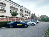 Authentic by Balladins – Rodez / le Ségala - parking