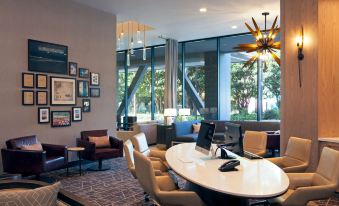 H Hotel Los Angeles, Curio Collection by Hilton