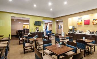 Comfort Suites NW Dallas Near Love Field