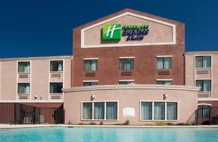Holiday Inn Express & Suites Willcox Отели рядом с достопримечательностью «Cochise Lake»
