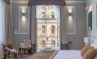 Roth & Rubinstein Mini Hotel