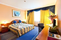 River Palace Hotel
