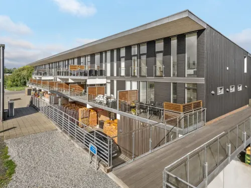 "Theis" - 100m from the Sea