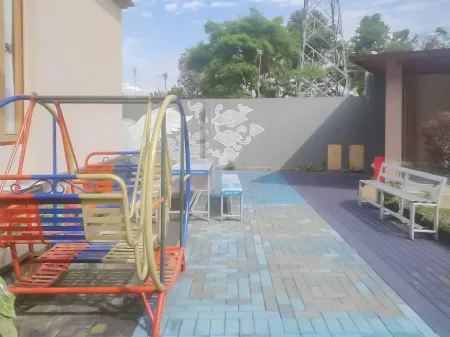 Kedai Oma Syariah Mitra RedDoorz