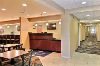 AmeriVu Inn and Suites - Crookston - parking