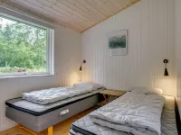 "Lucie" - 1.5km from the Sea
