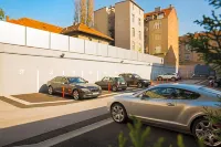Best Western Premier Hotel Astoria - parking