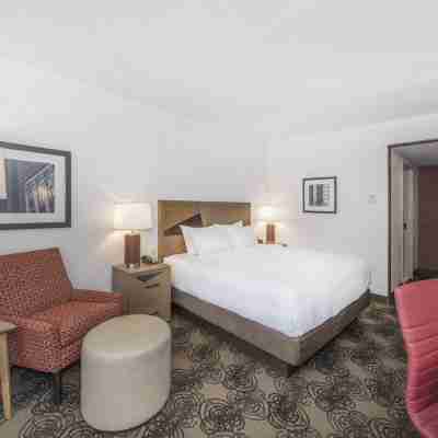 DoubleTree by Hilton Hotel Raleigh - Cary Rooms