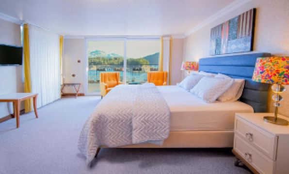 Dolphin Boutique Hotel & Restaurant