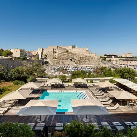 Radisson Blu Hotel, Marseille Vieux Port Отели рядом с достопримечательностью «Музей римских доков»