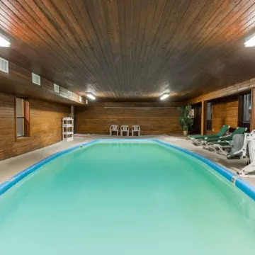 Days Inn by Wyndham Colby