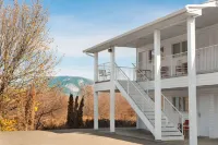 Travelodge by Wyndham Salmon Arm