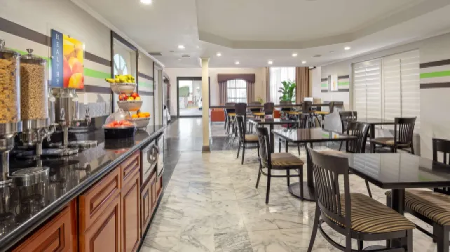 Best Western Pasadena Royale Inn  Suites