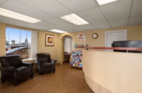 Super 8 by Wyndham Austin Downtown/Capitol Area