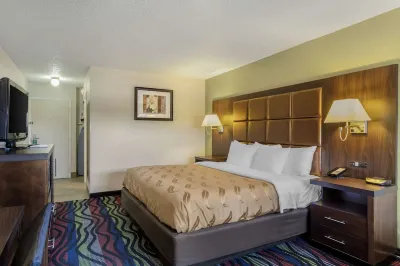 Quality Inn Cookeville Hotels near Crabtree & Crace Jewelers