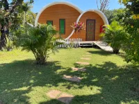 Angel Resort Hotels in Sawang Daen Din Subdistrict