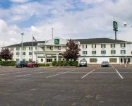 Quality Inn & Suites Bellville - Mansfield Hotel di Bellville