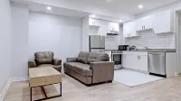 Charming 2- Bedroom with Free Parking Space