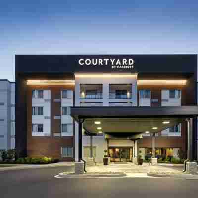 Courtyard Edison Woodbridge Hotel Exterior