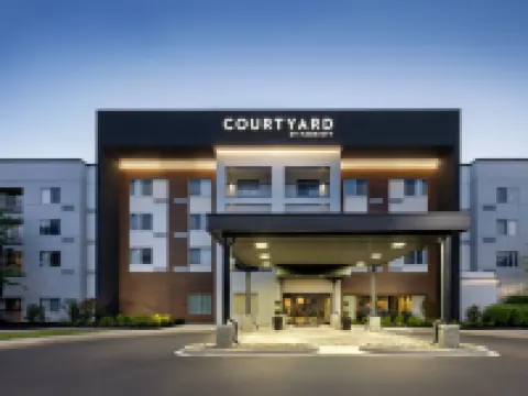 Courtyard Edison Woodbridge Hotels in Edison