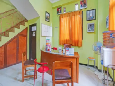 OYO 90199 Jec Residence Syariah Hotels in Pare