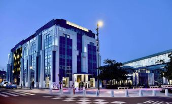 4. Hôtel Me..