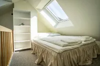 Vibrant Apartment on Bustling Street, above a Restaurant. Perfect for Tourists,