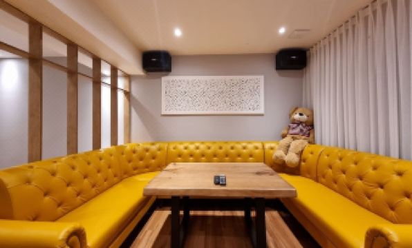 4. 더 반 스테이..