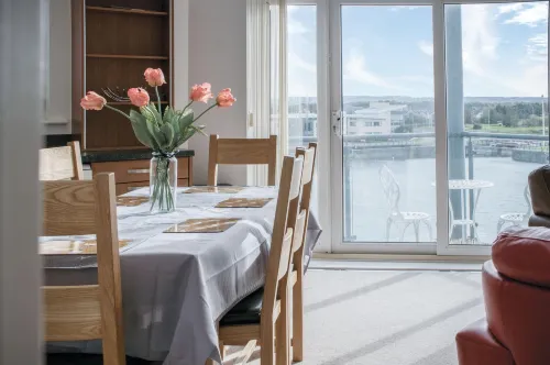 The Penthouse - 3 Bedroom Apartment - Llanelli - Apartments