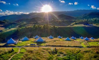 Ursa Mica Glamping Resort