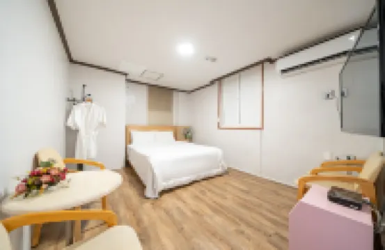 仁川石門島酒店 鄰近寶雲寺的酒店