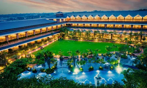 Mayfair Oasis Resort & Convention