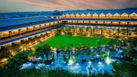 Mayfair Oasis Resort & Convention Hotels near Indra Gandhi Ground