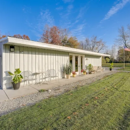 5 Mi to St Joseph River: Apartment w/ Fire Pit!