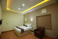 Hotel Palace EN Paradise Hotels in Kodungallur