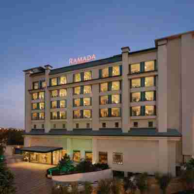 Ramada by Wyndham New Delhi Pitampura Hotel Exterior