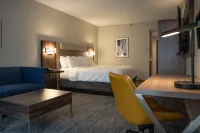 Holiday Inn Express & Suites WEST CHESTER by IHG