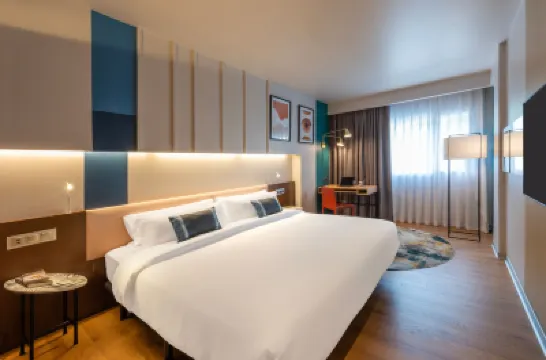 voco Madrid Retiro Hotels near WiZink Center