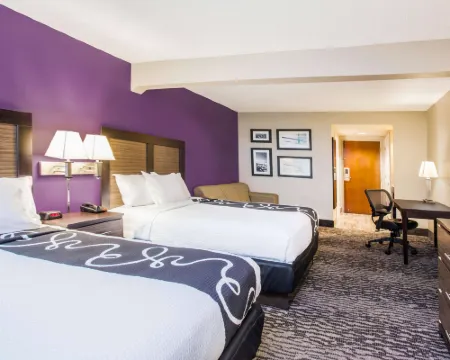 La Quinta Inn & Suites by Wyndham Clearwater South Hotels in Pinellas Park