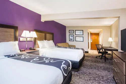 La Quinta Inn & Suites by Wyndham Clearwater South Hotel di Pinellas Park