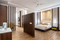 Hotel le Roi Lake View Koti فنادق في Tehri Garhwal