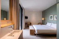 La Boheme, Rooms and Coffee 브리티시 카운슬 주변 호텔
