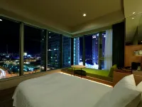 THE SINGULARI HOTEL & SKYSPA at UNIVERSAL STUDIOS JAPAN Hotels near Universal City Train Station
