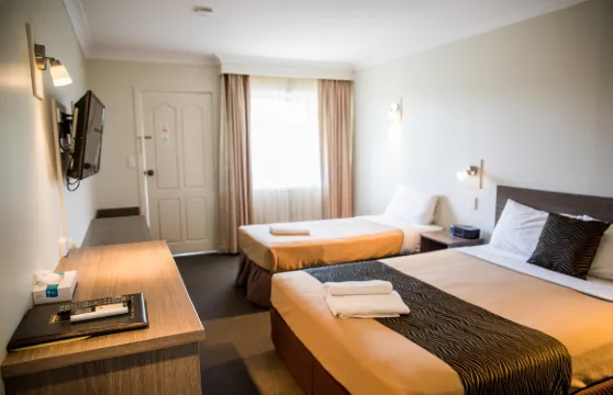 丁香城汽車旅館及牛排餐廳